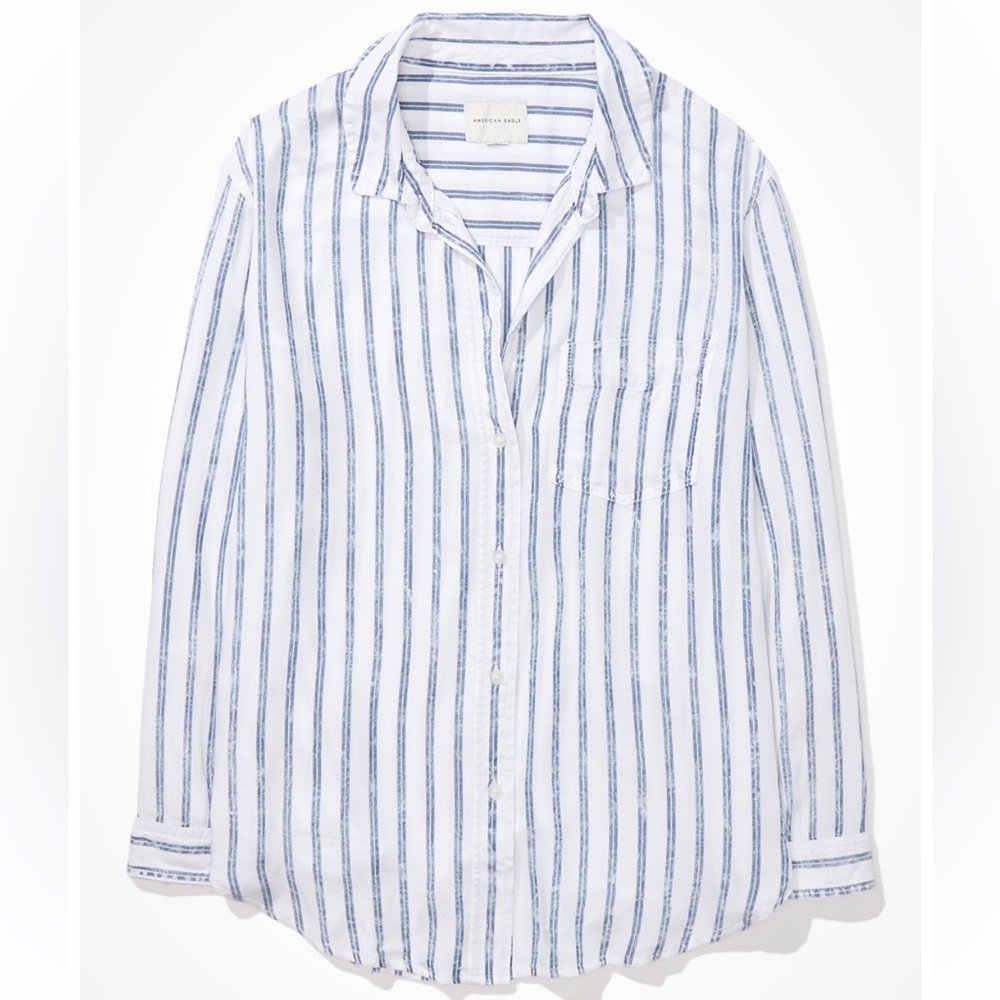 BRAND NEW American Eagle Oversized Button-Up Shirt